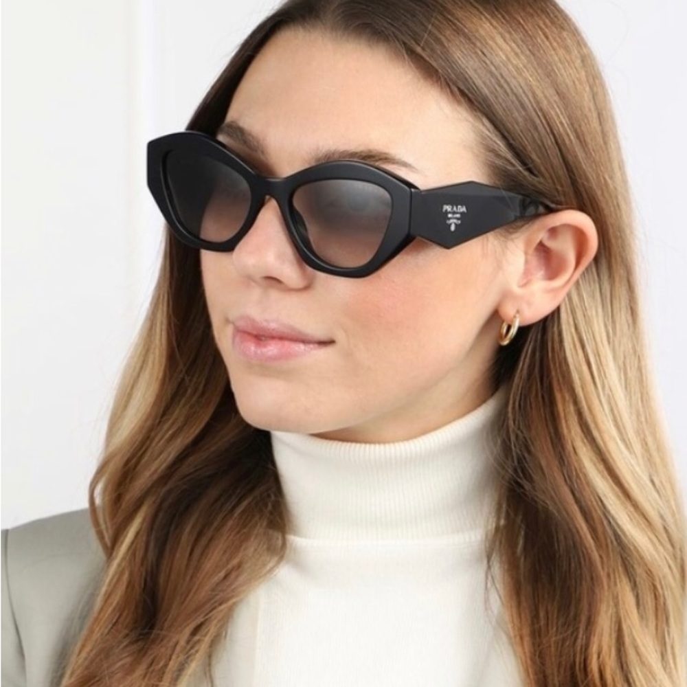 ♥️SOLD♥️Prada 07YS Sunglasses